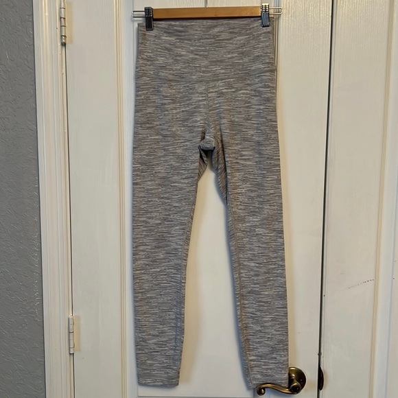 Lululemon Wunder Under Leggings - Picture 5 of 12